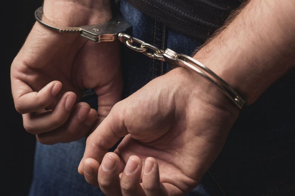 Fue condenado por abusar de dos niños que cortaban pasto en su casa