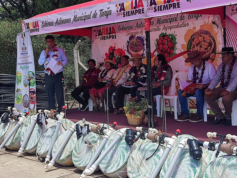 La Alcaldía impulsa riego tecnificado en Lazareto y Tolomosa 