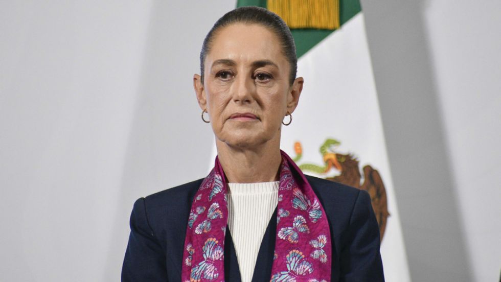 México arremete contra el Congreso de Perú