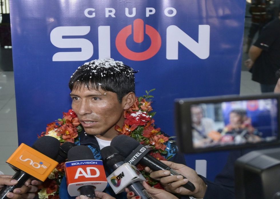 Garibay, Camargo, y Arando  renuncian al equipo de atletismo 