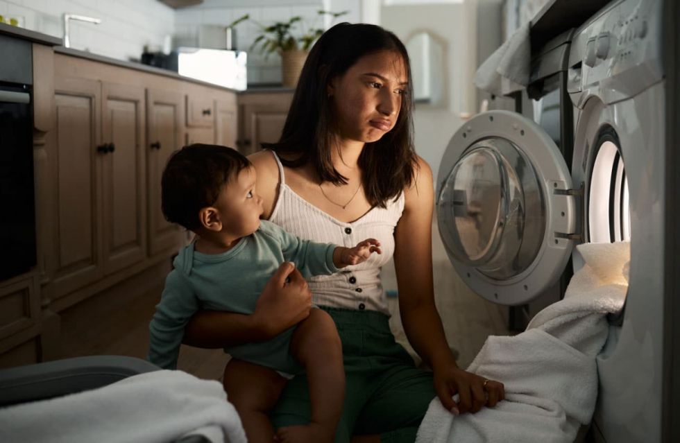 La carga mental en las madres es invisible, pero pesa
