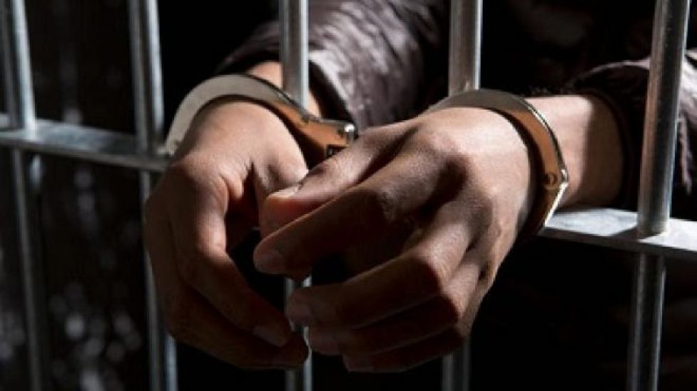 Sentencian a creador de contenido por violación a niñera adolescente 