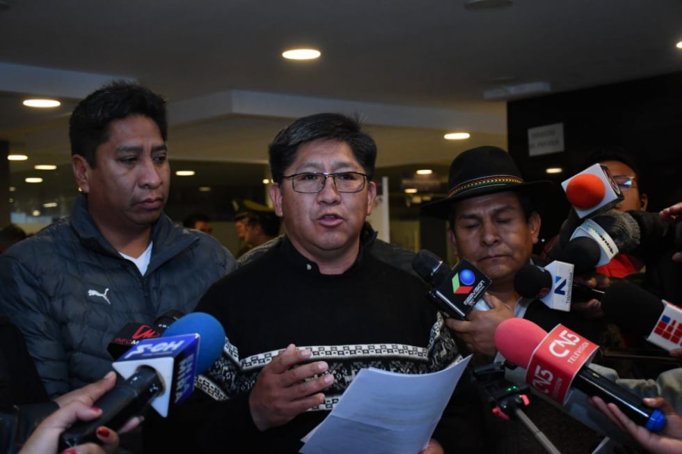 Bancada “larista” denuncia “golpe a la Vicepresidencia” y apunta a Paz