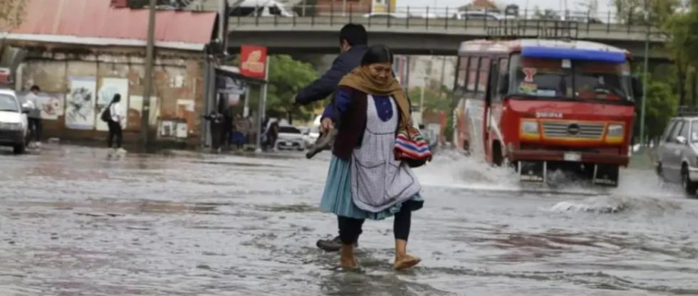 Alerta naranja por lluvias en 5 departamentos