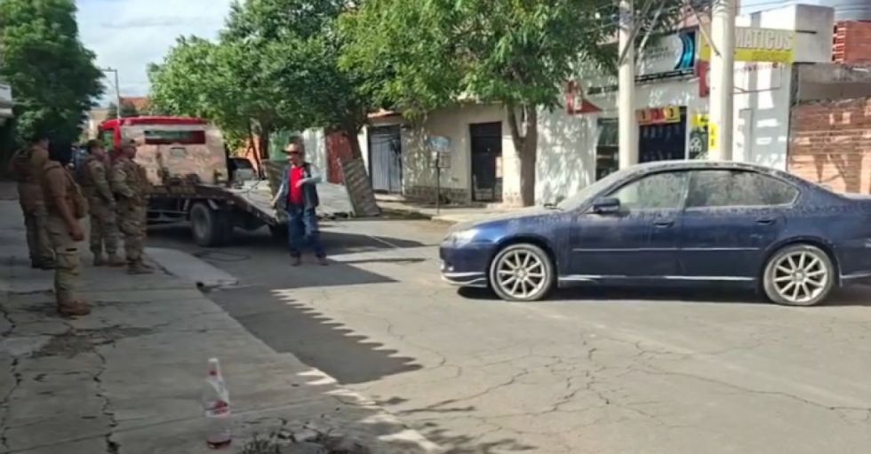 Allanan vivienda en Tabladita e incautan 4 vehículos indocumentados 