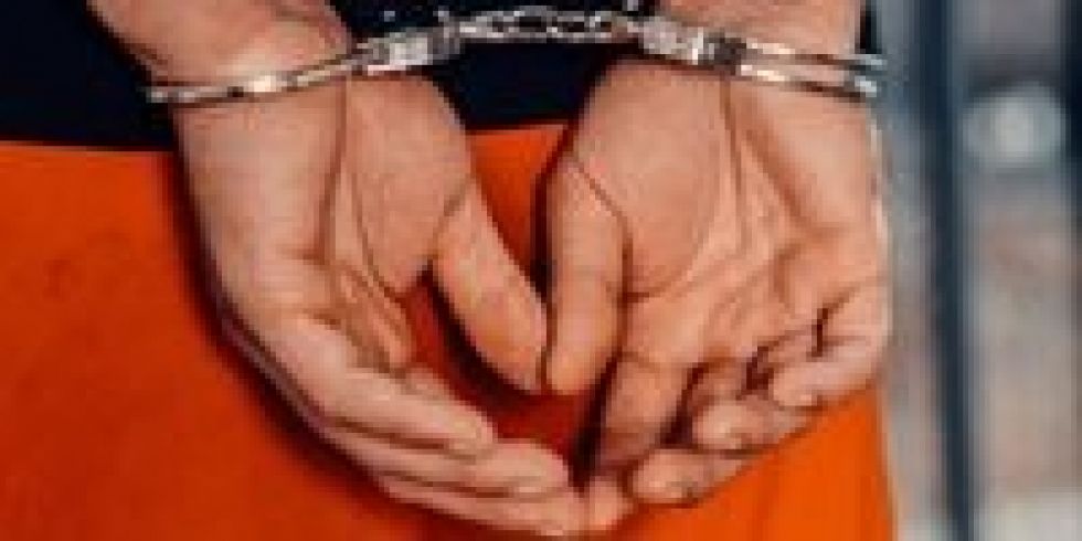 Lo sentencian a 20 años por violar a su ex pareja