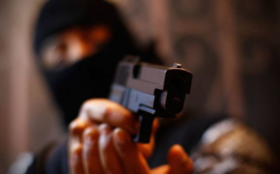 Sujetos armados y encapuchados secuestran a un extranjero, piden $us 200.000 para liberarlo 