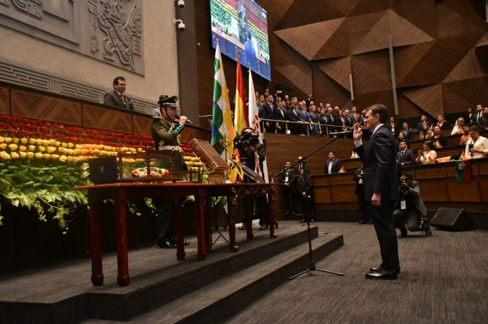 Un mes de poder: luces, sombras y giros del gobierno de Rodrigo Paz