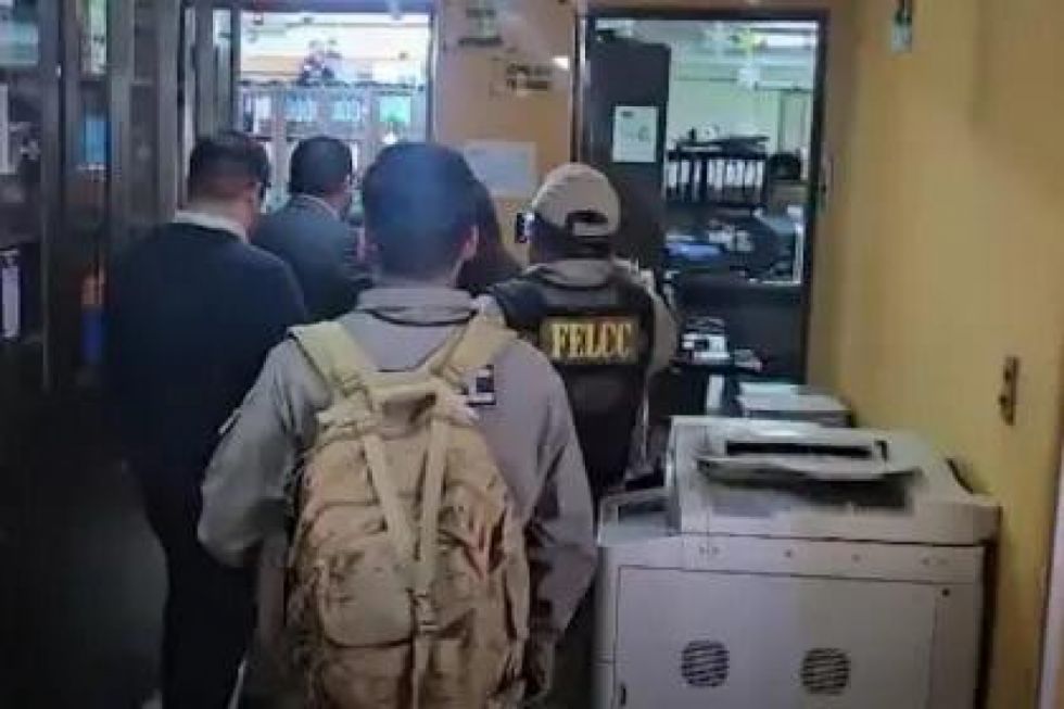 Jefe de redes de gas de YPFB Chuquisaca bajo investigación y con alerta migratoria