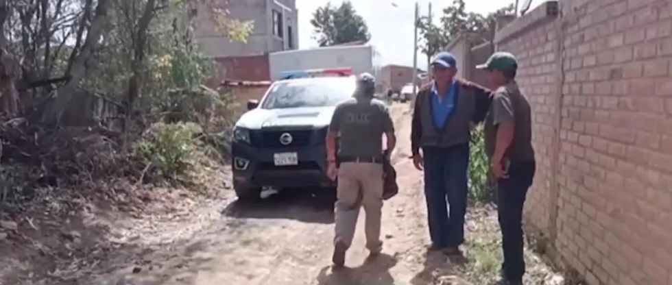 Hallan a adulto mayor sin vida, atado de pies y manos dentro de su vivienda
