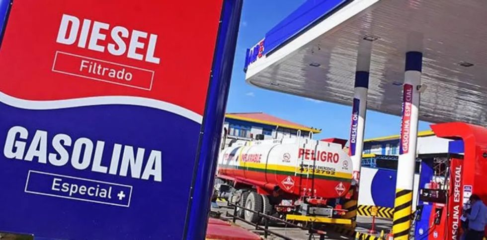 Bolivia: La revisión de la subvención divide al transporte 