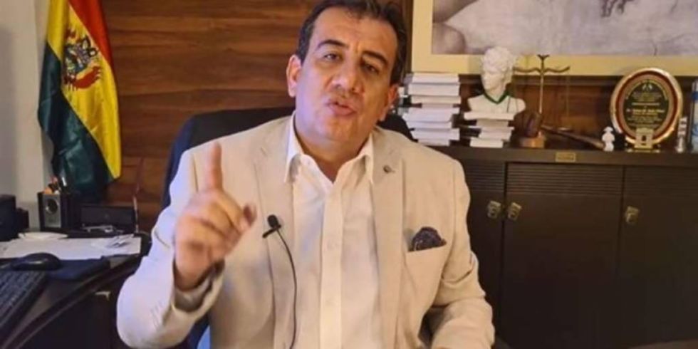 Soliz denuncia fractura entre Paz y Lara y presenta su renuncia a la Vicepresidencia