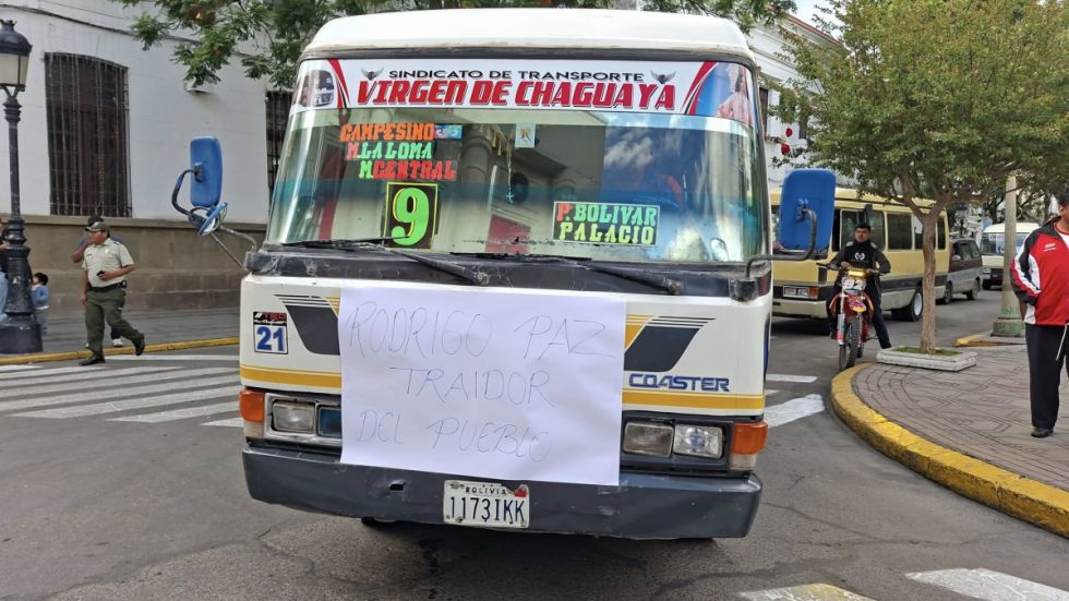 El transporte pesado y público alista protesta por el centro de la ciudad 