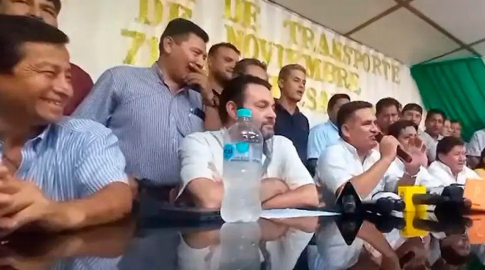 Gobierno abre diálogo, pero transporte cruceño advierte: “No se conversa hasta que se anule el decreto”