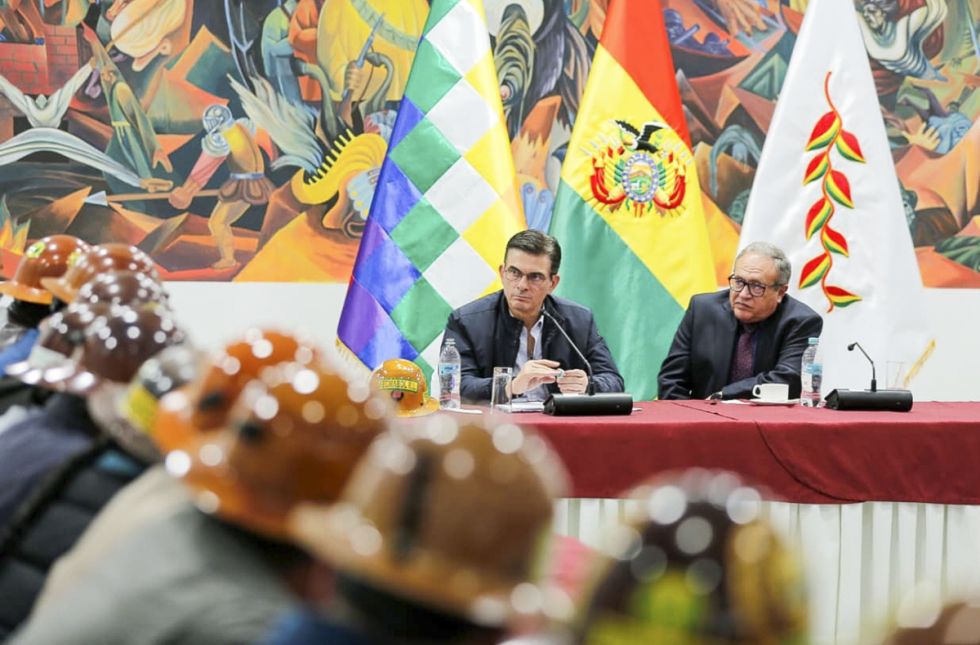 Gobierno teje consensos en torno al DS- 5503 mientras persiste la presión