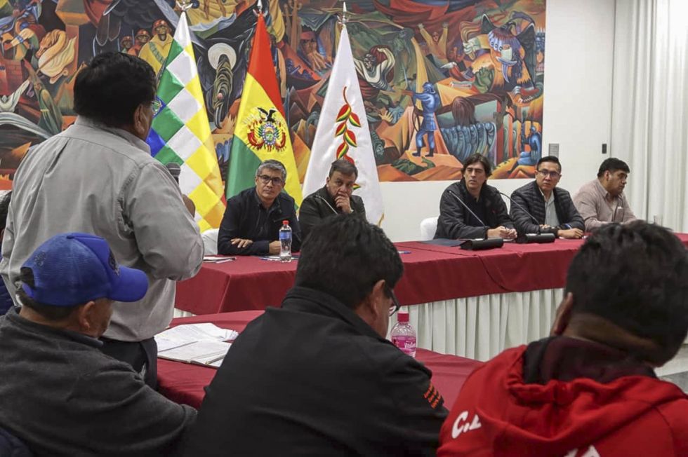 Gobierno desactiva bloqueos del  transporte, pero la protesta sigue