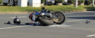 Dos ebrios en motocicleta colisionaron