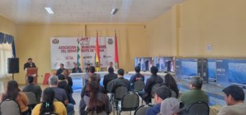 Alcaldes reclaman al Gobierno  por el recorte presupuestario