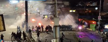 Policía gasifica bloqueo en El Alto que rechazaba el acuerdo gobierno COB