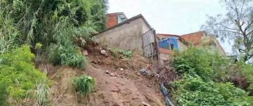 Deslizamiento en barrio Méndez Arcos pone en riesgo viviendas