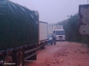 Dos derrumbes bloquean la ruta Tarija–Chaco y suspenden salidas de buses 