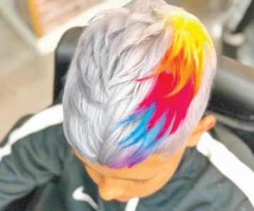 Expertos alertan peligros en la decoloración del pelo en niños 