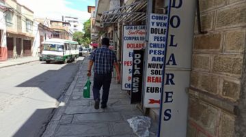 El dólar paralelo retrocede tras la devolución del sistema financiero
