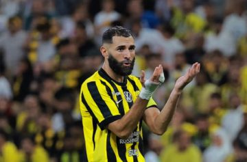 Benzema estalló contra su club en Arabia y no renovará su contrato 