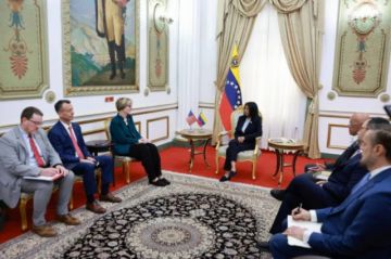 Delcy Rodríguez se reunión con la enviada de EEUU