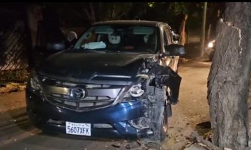 Tarija: Conductor chocó contra un árbol, fue llevado al Hospital 