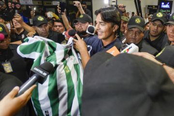 Llegó Martins a Santa Cruz bajo una gran expectativa 