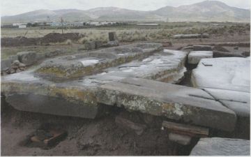 Bloque monolítico de Tunka Punku.  Foto: Haydee Velásquez Alquizaleth