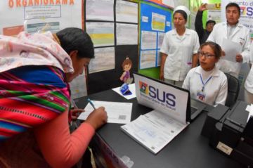 Gobierno prevé transformar el SUS en SIS