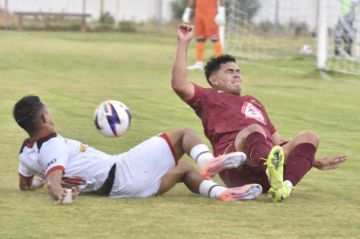 Real Oruro avanza con un empate 