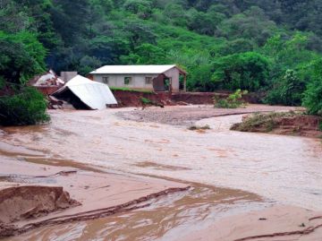 Asistencia para 300 familias tras emergencias por lluvias en Villamontes