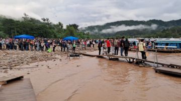 Crecida del río demora paso de compradores en Bermejo