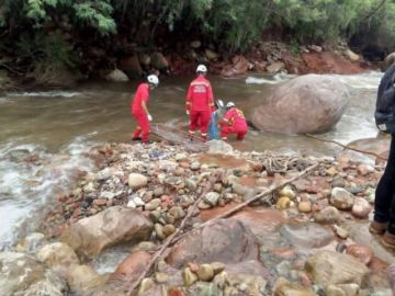 Tras varios días de búsqueda, hallan el cuerpo del hombre arrastrado por una quebrada 
