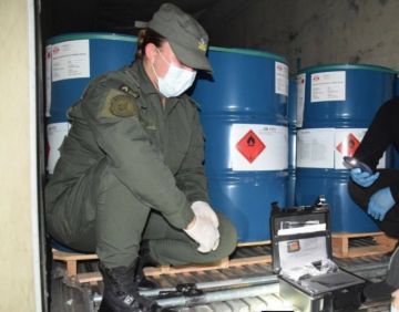 Decomisan más de 35 toneladas de precursor químico con documentación falsa en Aguas Blancas
