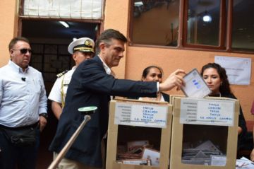 El presidente Rodrigo Paz votó en Tarija, donde anunció coordinación inmediata con todas las autoridades electas en los departamentos 