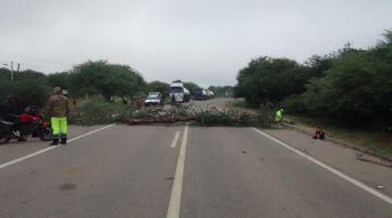 Bloqueo en el Chaco tarijeño afecta la ruta Villa Montes - Palo Marcado