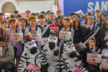 La Alcaldía inicia la entrega de material escolar de apoyo