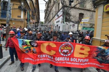 Alza salarial se entrampa entre  exigencias sindicales y la crisis