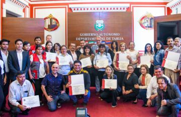 Gobernación de Tarija legaliza 18 ONG y fortalece el trabajo social en el departamento