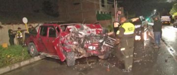 Al menos un fallecido y cuatro heridos tras el choque frontal entre dos camionetas