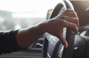 Lo denuncian por perseguir en auto a una escolar y ofrecerle dinero para que fuera con él