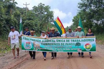 Marcha indígena, mineros y el transporte presionan al Gobierno 