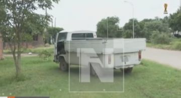 Vecinos alertan por olores y descubren a un hombre sin vida en un vehículo