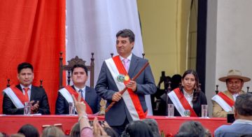 Torres inicia segundo mandato con metas y el desafío del 50-50
