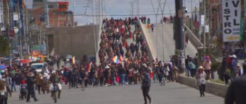 Las marchas y bloqueos no cesan y no hay miras de diálogo con la COB
