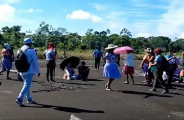 Toman el aeropuerto de Chimoré